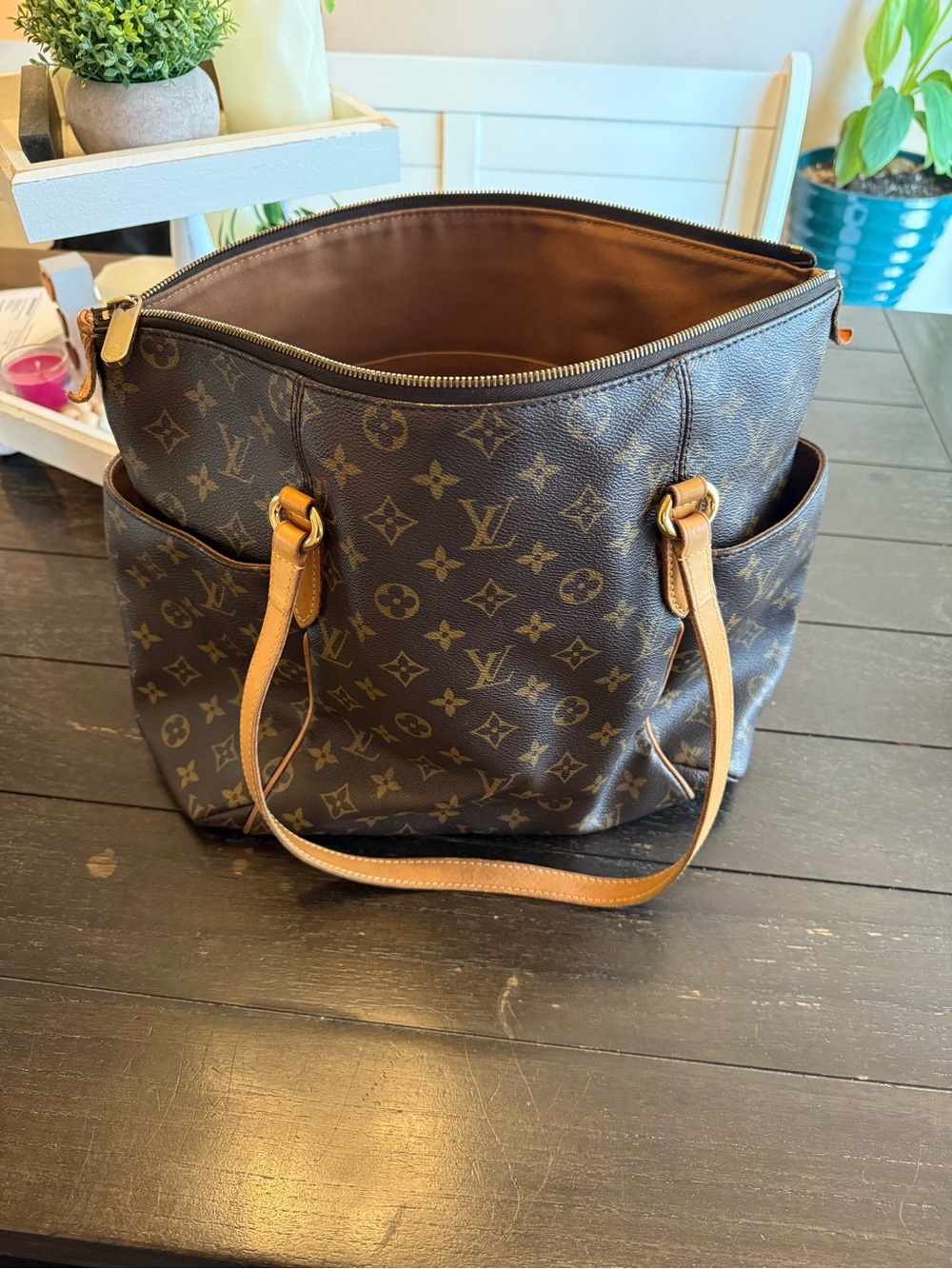 Louis Vuitton Monogram Canvas Totally MM Tote Bag - Picture 2 of 8